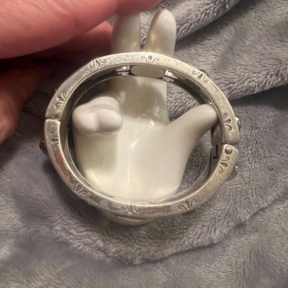 Brighton Selene Swarovski Silver Tone Cuff Bracelet, Magnetic Closure, good cond - Picture 5 of 9